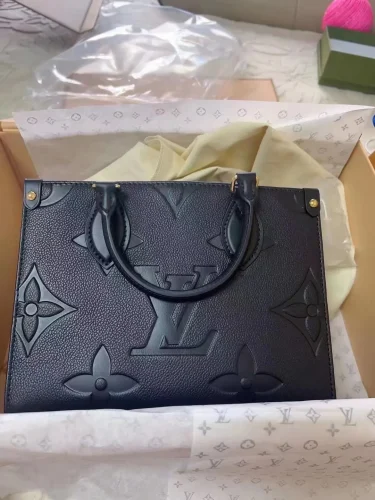 Louis Vuitton M45653 Onthego PM photo review